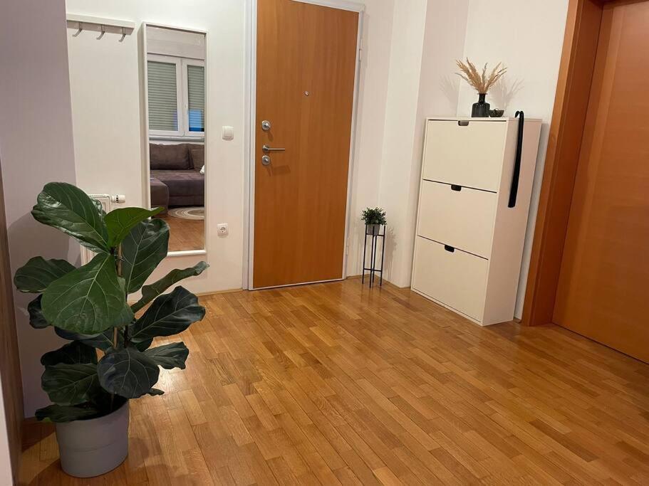 Ferienwohnung Mely Rose Laibach Exterior foto