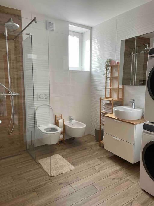Ferienwohnung Mely Rose Laibach Exterior foto